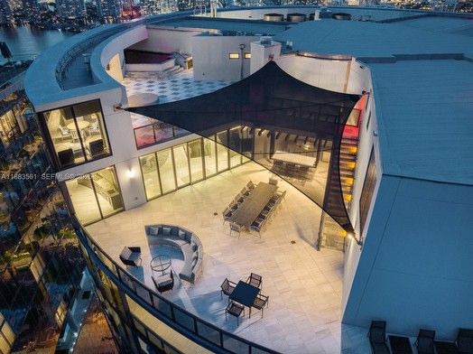 Porsche Design Tower