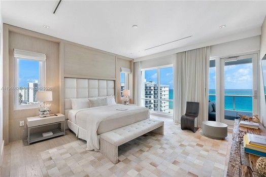 1 Hotel & Homes South ...