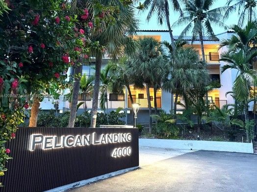 Pelican Landing