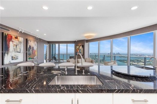 Aria on the Bay